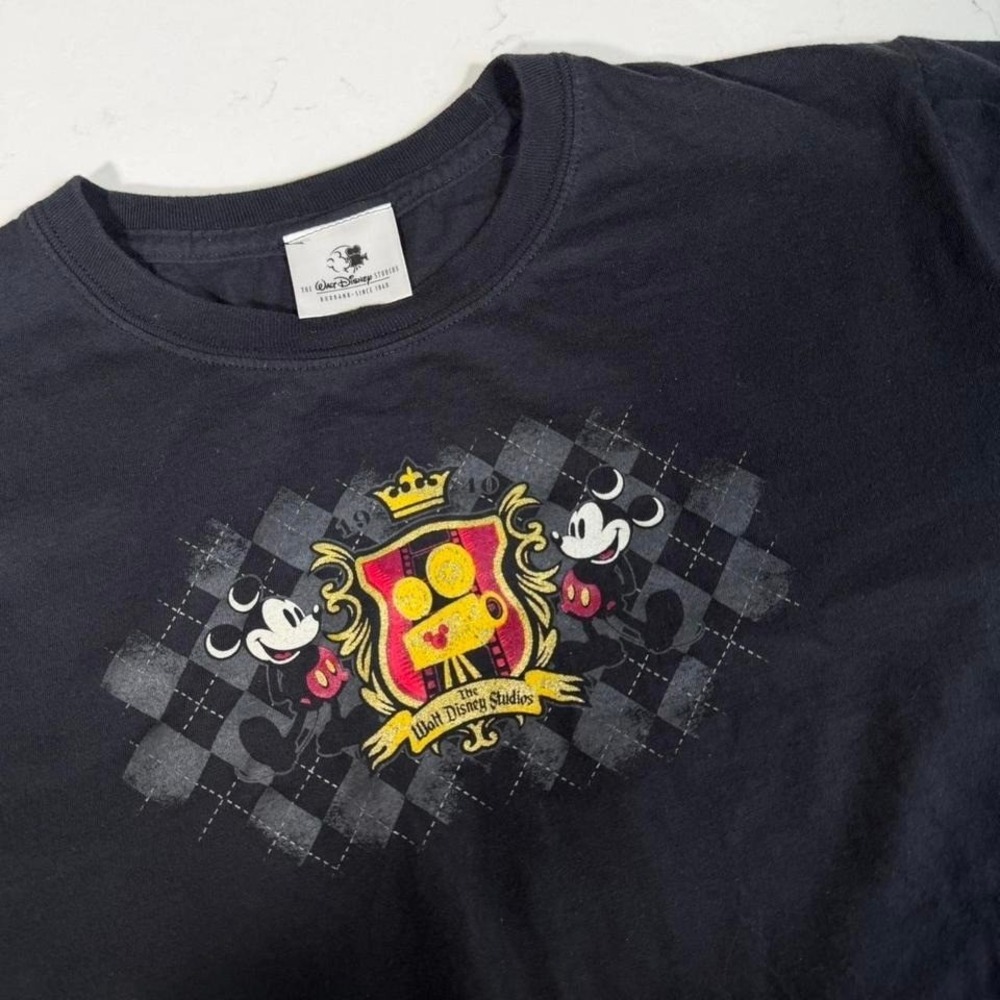 Disney The Walt Disney Studios Mickey Crest T-Shirt Black 2XL Graphic Tee